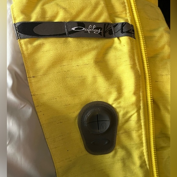 Women's Oakley Snowboarding Jacket Size M - Picture 9 of 9
